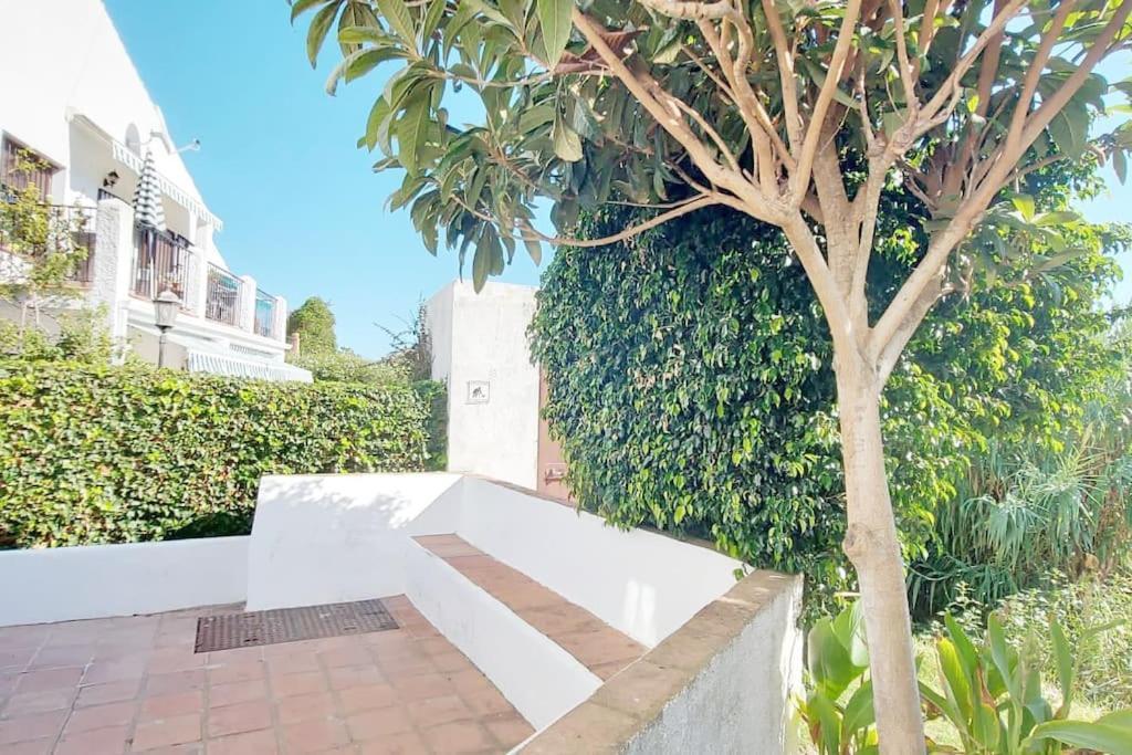 Apartamento Entero Con Solarium En Sabinillas, Con Piscina Y Al Lado Del Puerto De La Duquesa Manilva Esterno foto